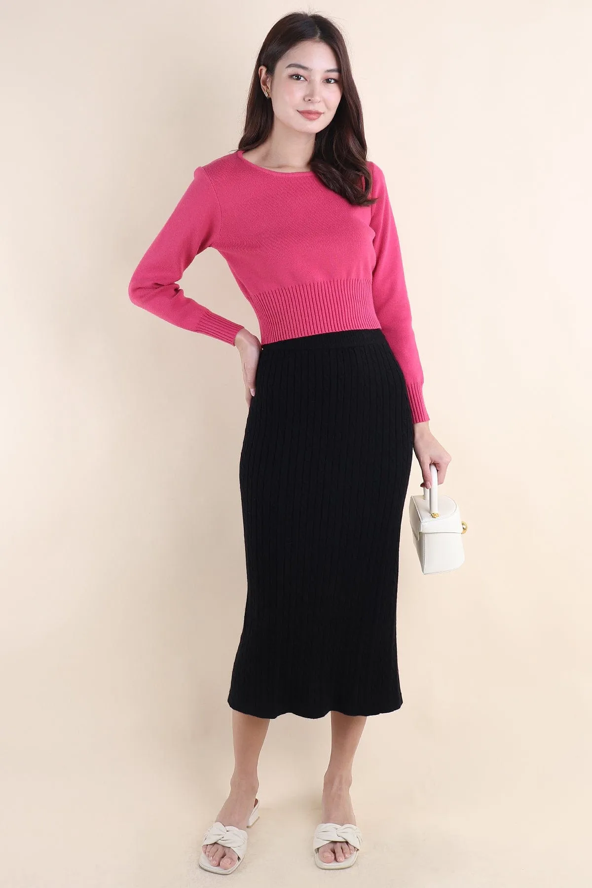 CALLY ROUND NECK SLEEVE KNIT TOP IN BARBIE