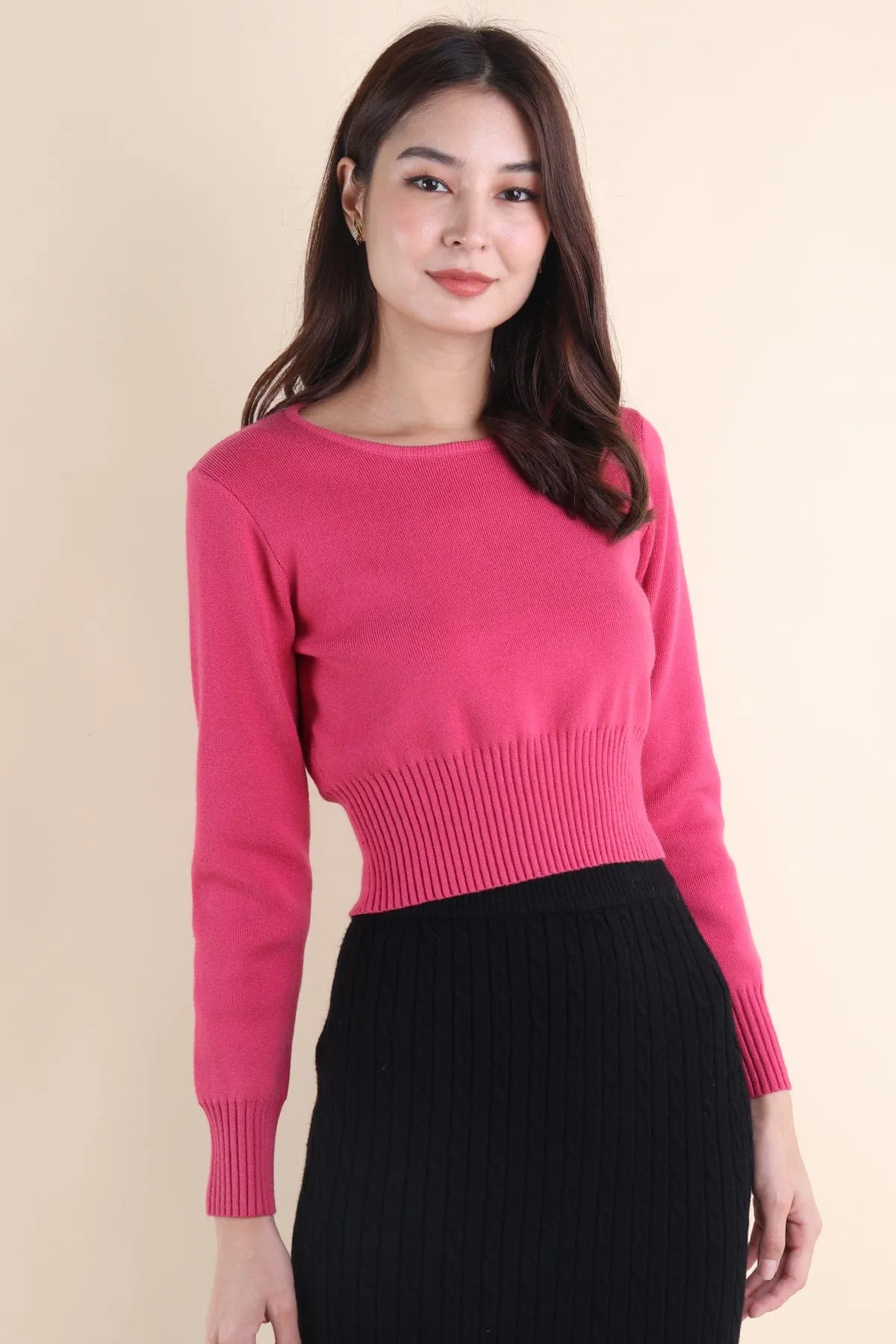 CALLY ROUND NECK SLEEVE KNIT TOP IN BARBIE