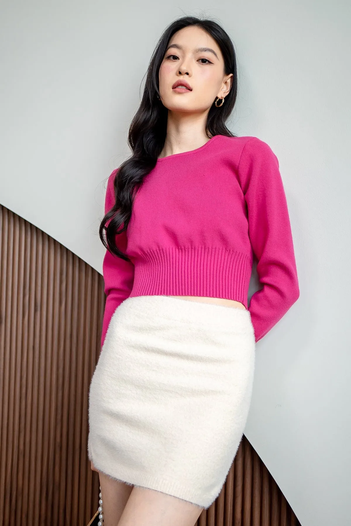 CALLY ROUND NECK SLEEVE KNIT TOP IN BARBIE