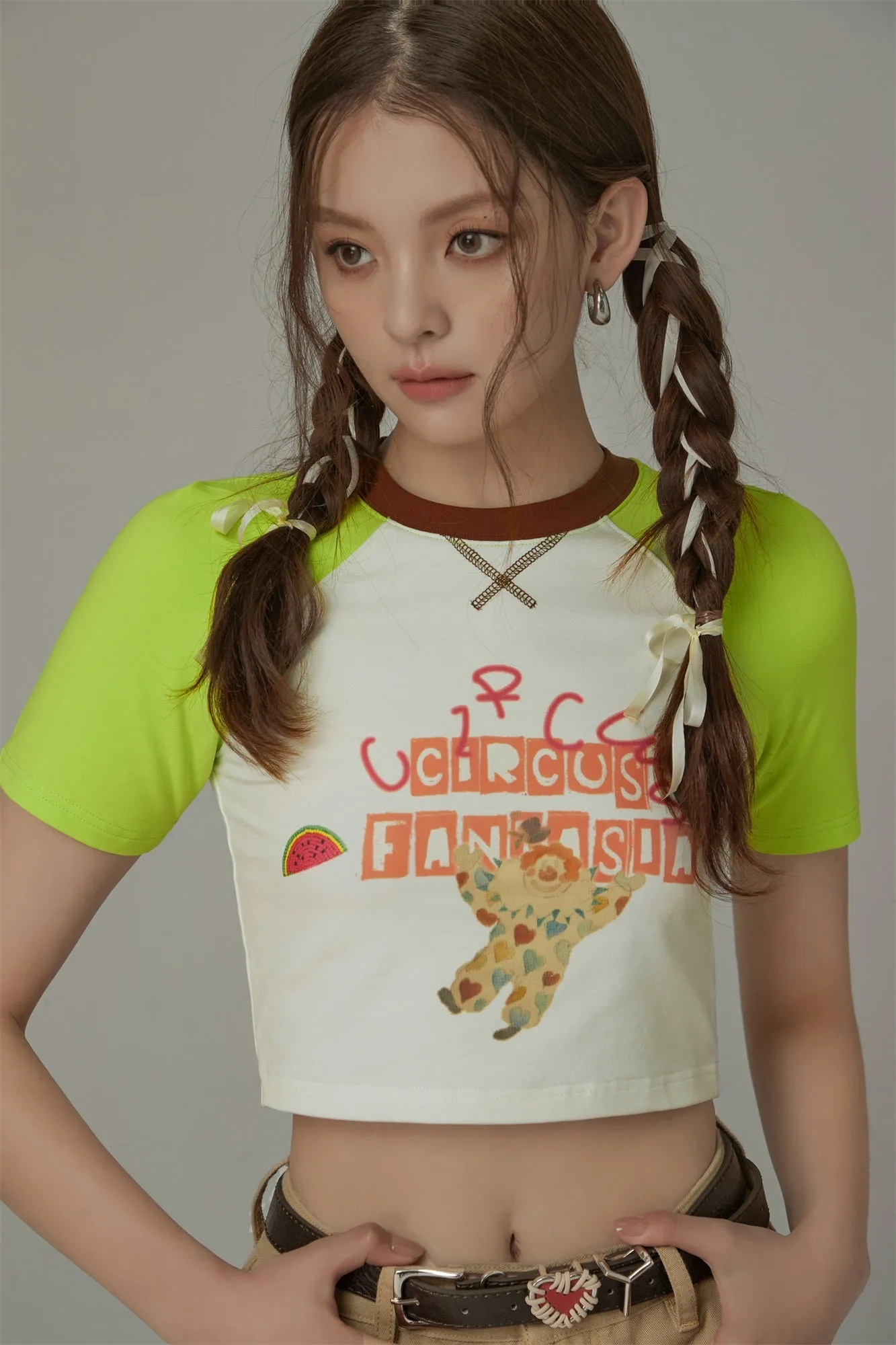 Chuu Circus Contrast Raglan Cropped T-Shirt