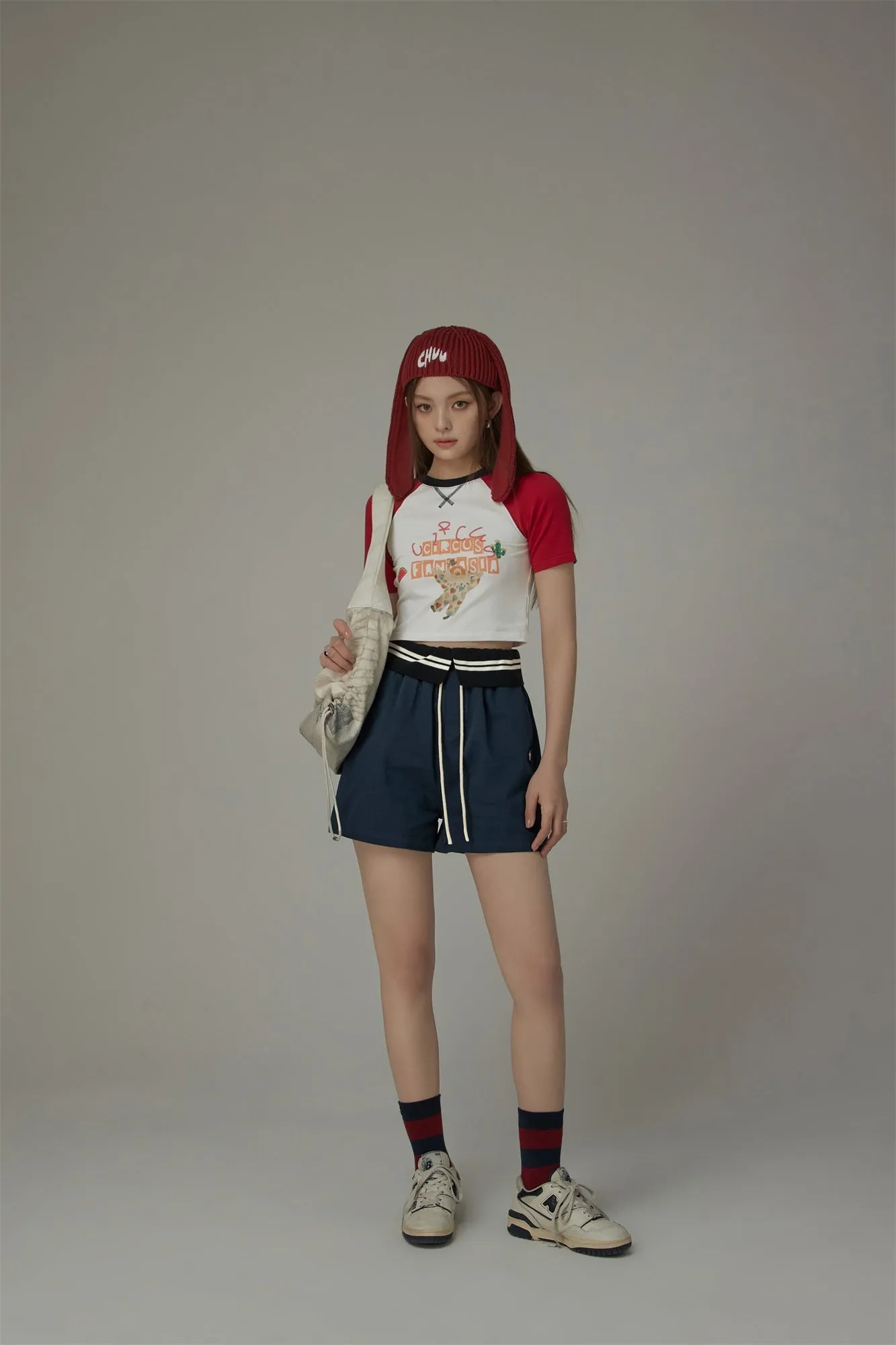 Chuu Circus Contrast Raglan Cropped T-Shirt