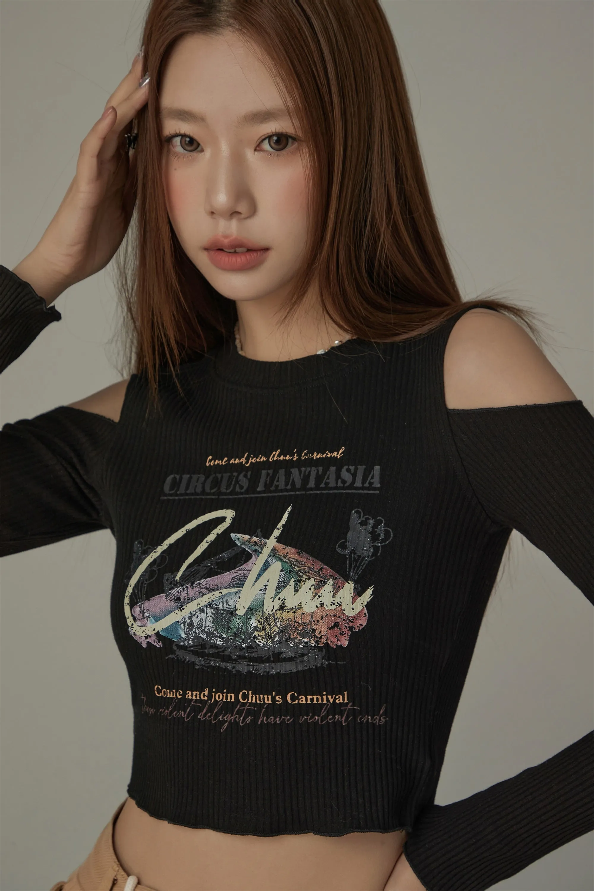 Chuu Circus Off-The-Shoulder Ribbed T-Shirt