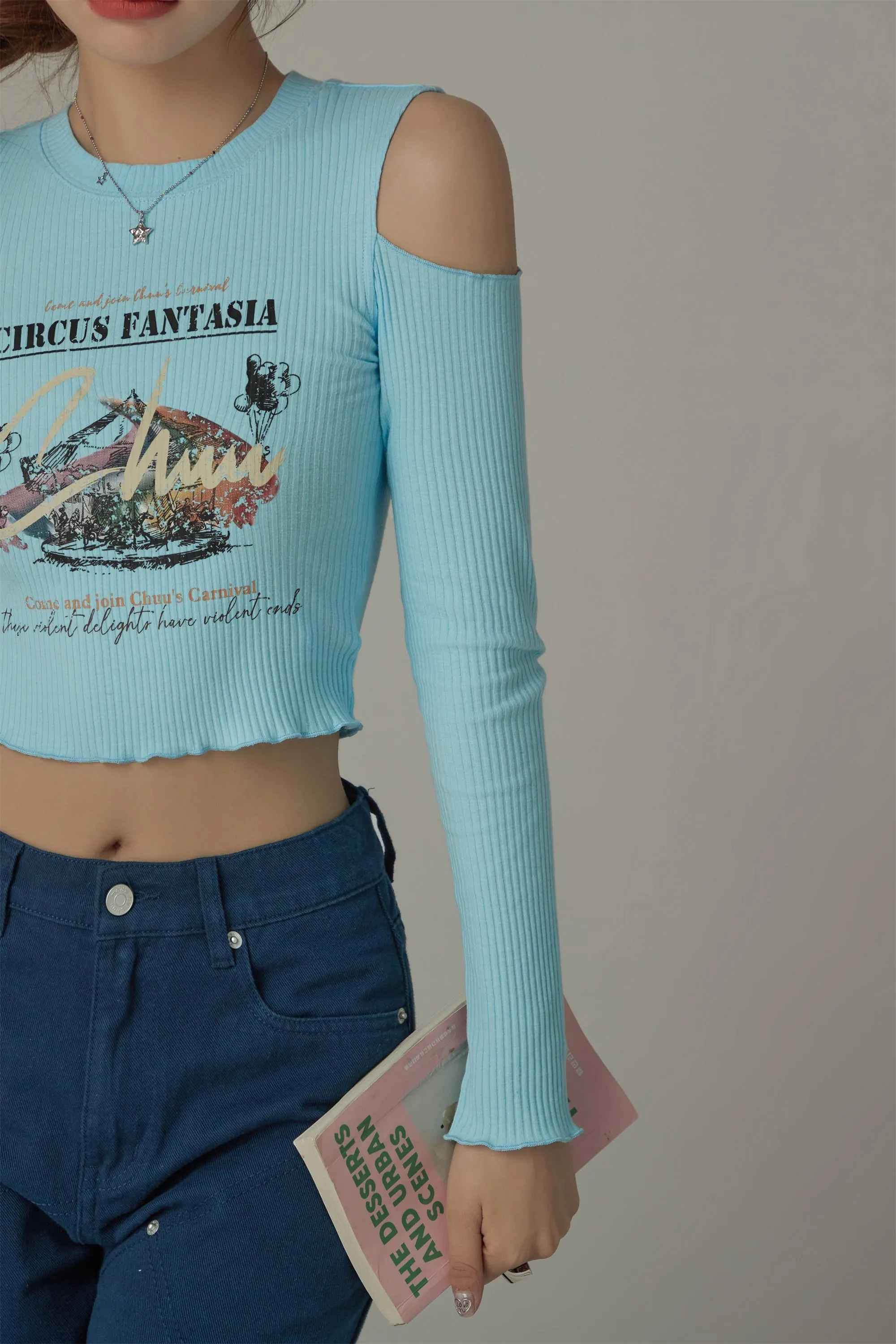 Chuu Circus Off-The-Shoulder Ribbed T-Shirt