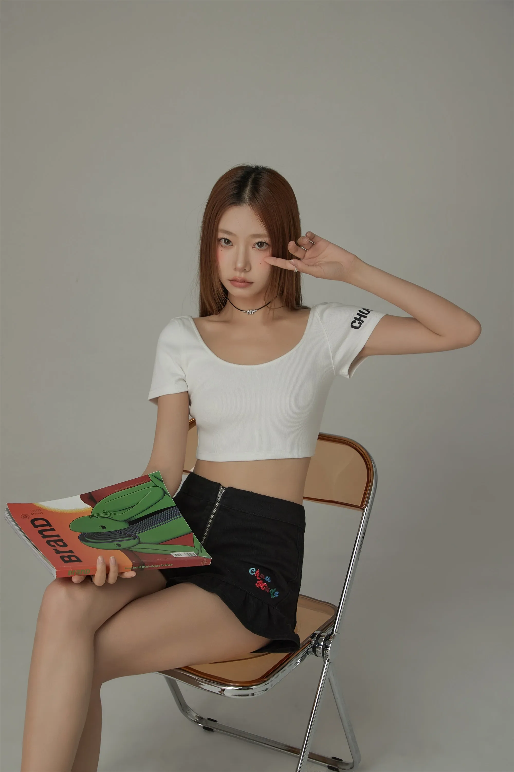 Chuu Sleeve Lettering Big U Neck Crop T-Shirt