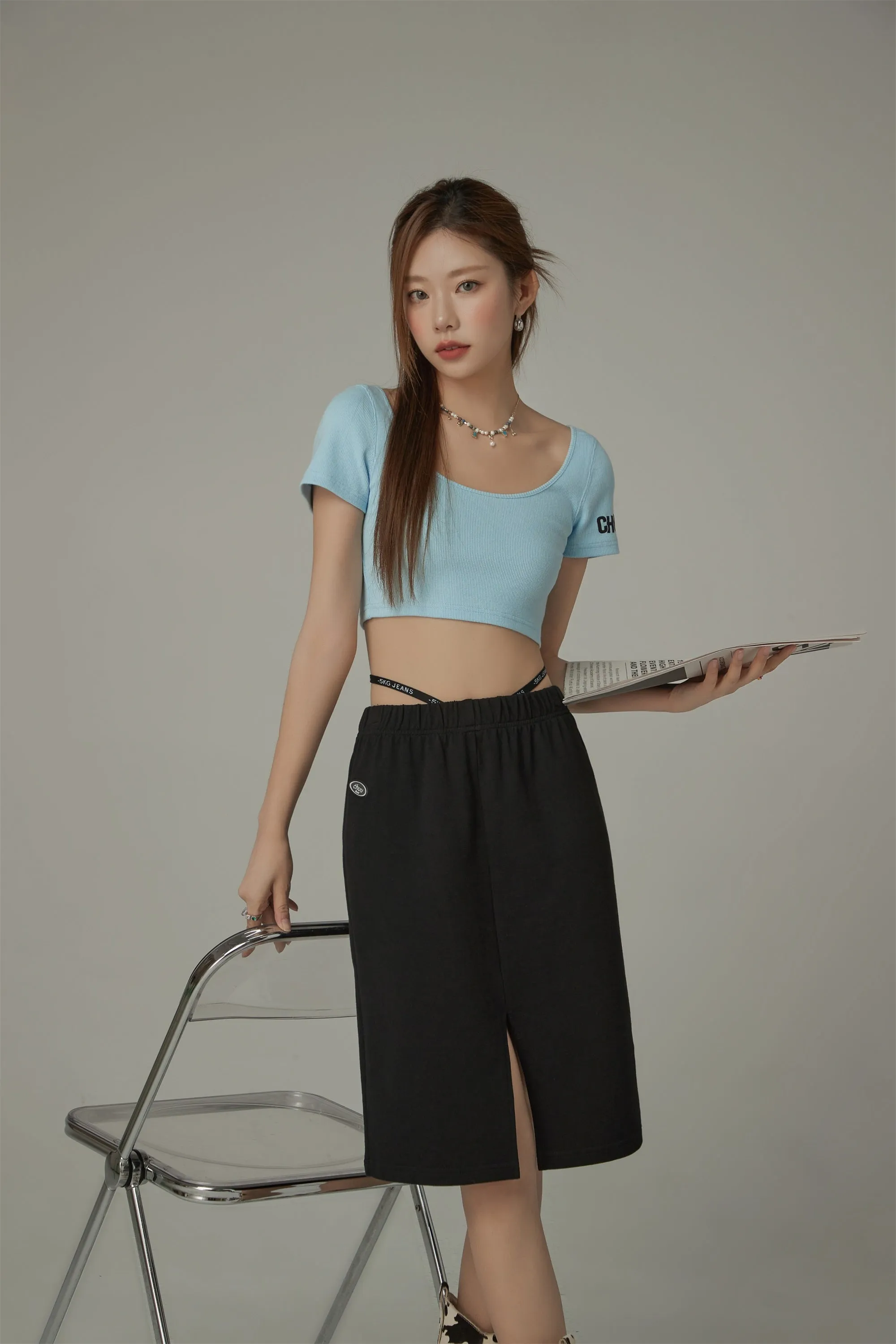 Chuu Sleeve Lettering Big U Neck Crop T-Shirt