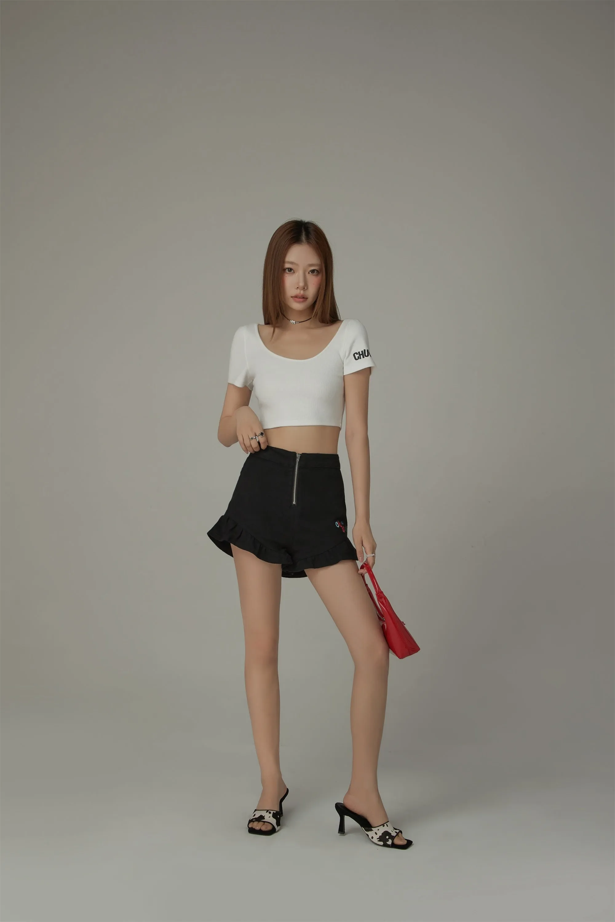 Chuu Sleeve Lettering Big U Neck Crop T-Shirt