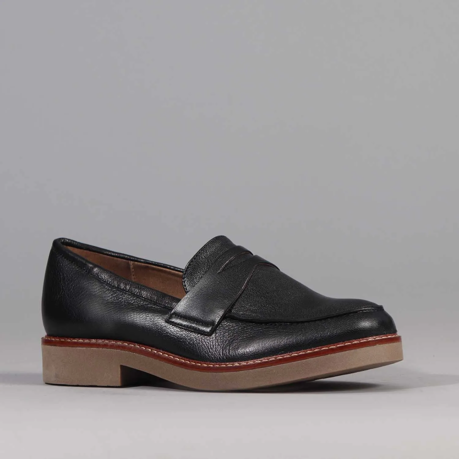 Classic loafers in Black - 12675