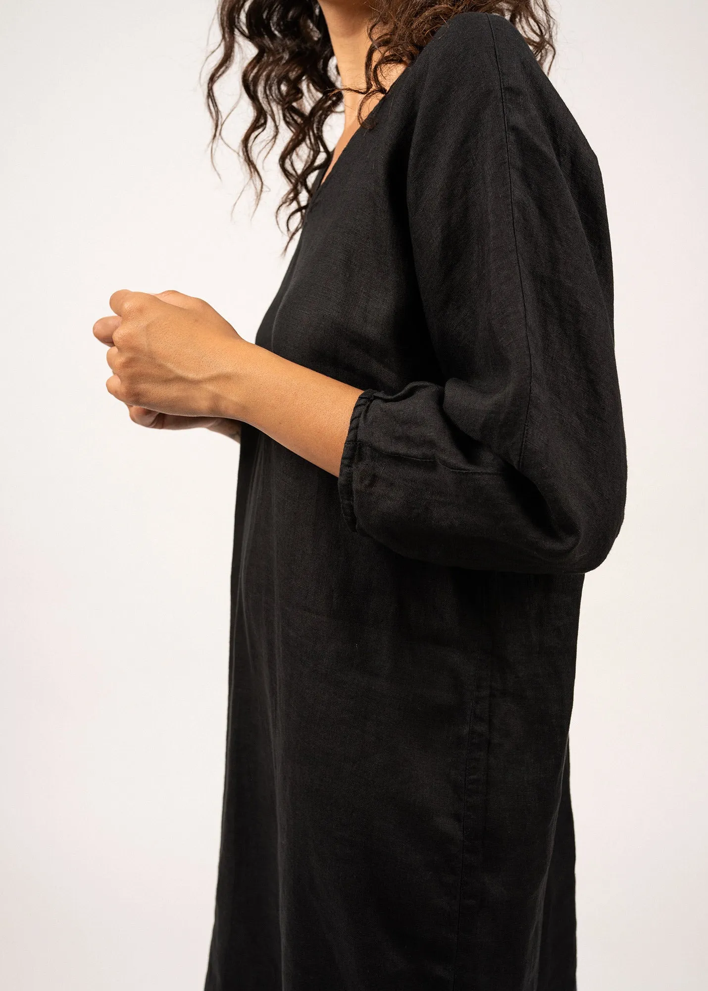 REVELYNE - Long V-Neck Linen Dress with 3/4 Sleeves (BLACK)